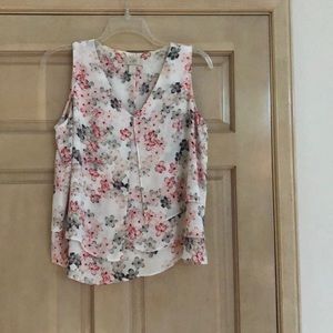 ⭐️⭐️REDUCED PRICE ⭐️⭐️ Loft floral top
